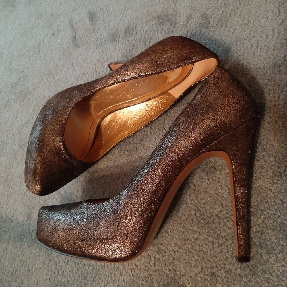 BCB Generation women shoes, size 10, color silver/gray